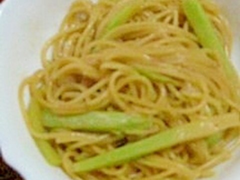 ブロッコリーの茎とツナのパスタ